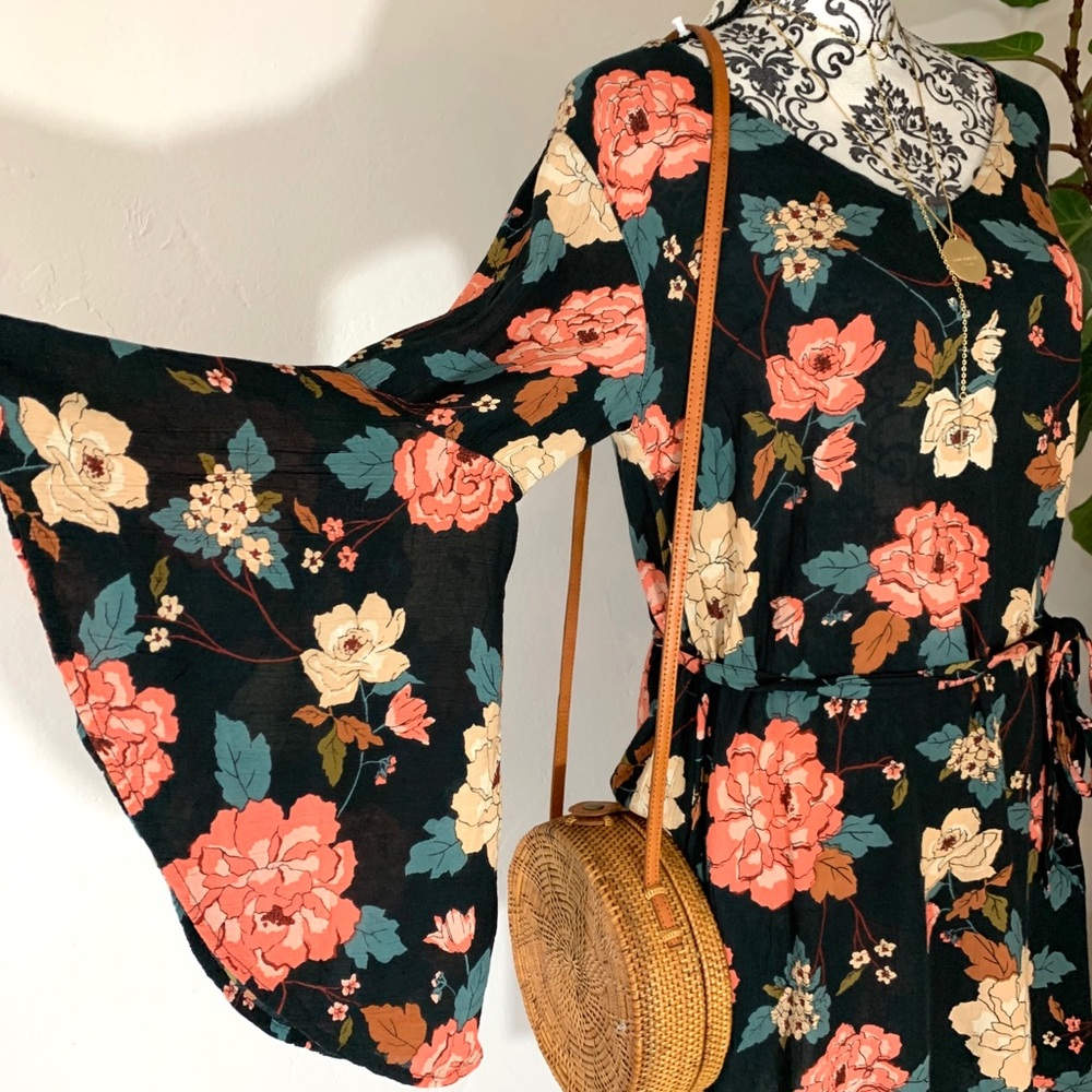 🔥🔥BILLABONG - FLORAL LOVE LONG SLEEVE DRESS🔥🔥 - Picture 6 of 8